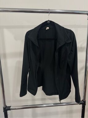 Underarmour Women’s Black Zip-Front Jacket